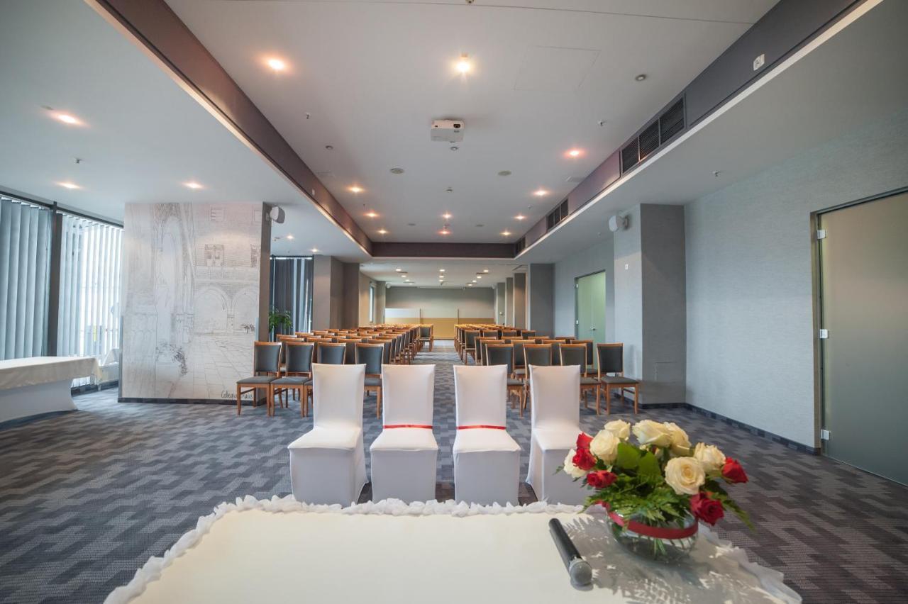 Express Krakow Hotel Ngoại thất bức ảnh